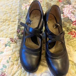 Fluevog Bellevue Mary Janes size 8.5